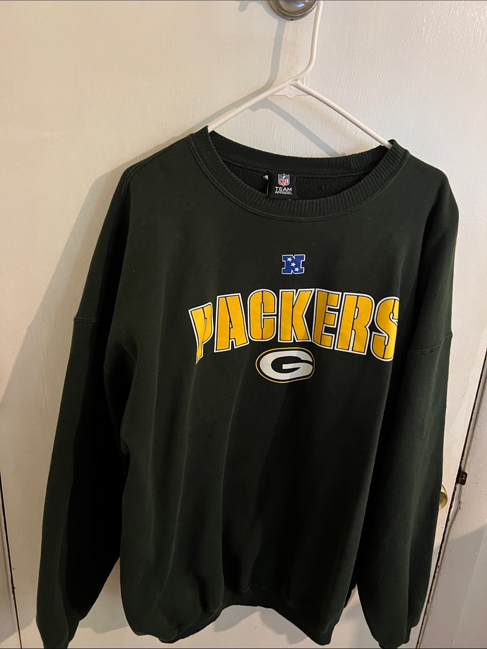 NFL Green Packers Crewneck Sweatshirt with Yellow Logo